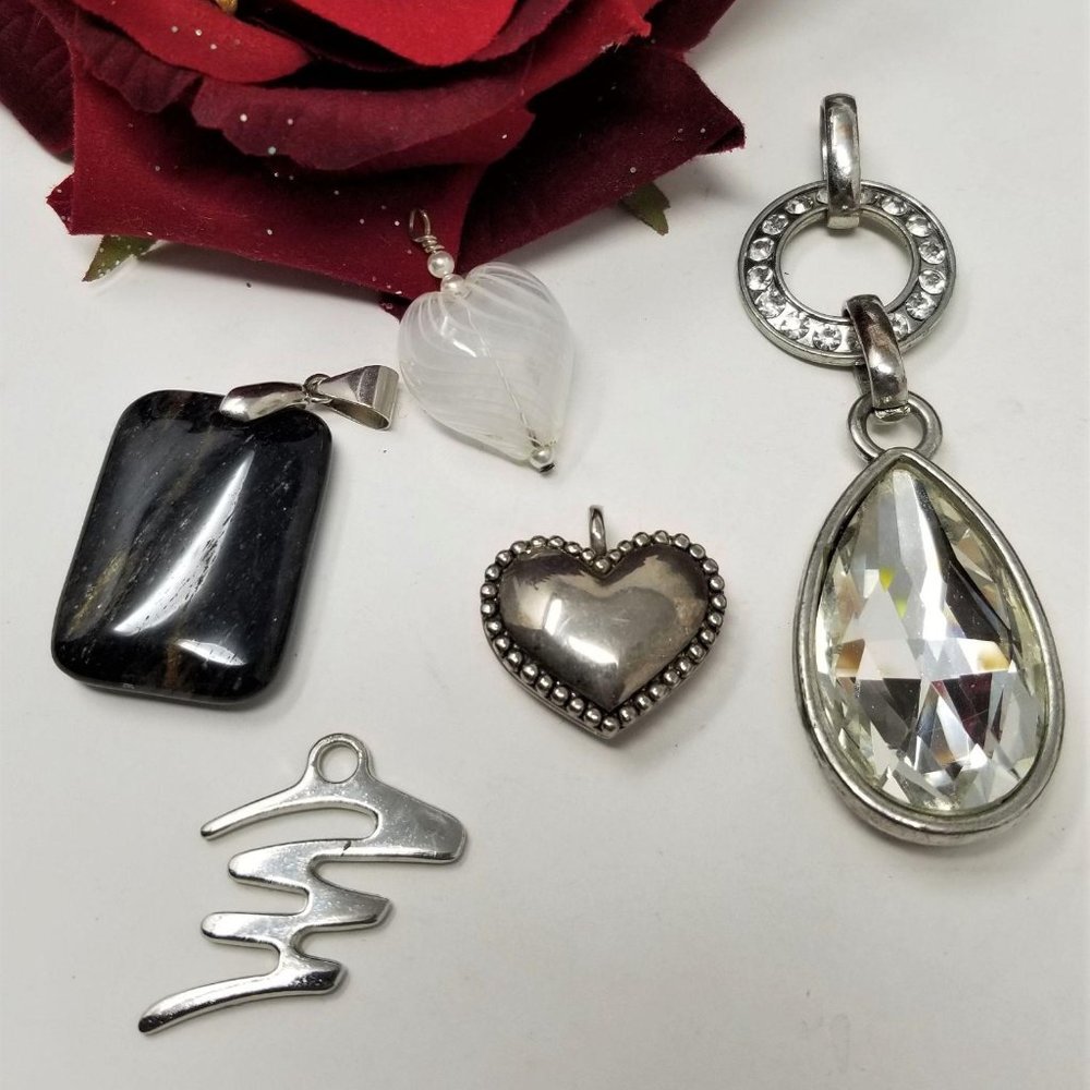 Five Pendants Hearts Rhinestones Lampwork Stones